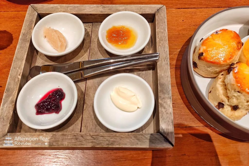 Tiny jam and clotted cream (for 4 🤔)