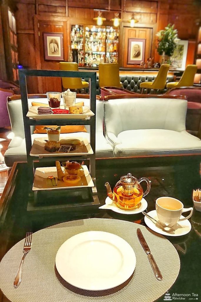 —— อาฟเตอร์นูนที @ เชียงใหม่ —— รีวิวย้อนหลัง ☕️🍨 Afternoon Tea Selection I 🍰🍵 ››› 137 Pillars House Chiangmai ‹‹‹ อย่าเพิ่งเบื่อเชียงใหม่กันน้า กรุงเทพใกล้กลับมาเปิดให้รีวิวละค่ะ 😂 ชาโอเค Tart โอเค แตงกวาห่อแซลมอนวาซาบิพอไหว ที่เหลือ.. ไม่อร่อย 😭 ของหวานก็หวานจ๋อย แบบแห้ง ๆ ไปเลยค่ะ บรรยากาศเงียบสงบ มีหลายมุมให้เลือกนั่ง ทั้งในห้องแอร์, open air, เรือนตรงกลาง ตัวอาคารของห้องอาหารเป็นเรือนไม้ ใช้เสาไม้สักโบราณ 137 ต้นตามชื่อ เหมาะมาถ่ายรูปเล่นมาก ๆ รูปในเว็บ https://137pillarschiangmai.com/en/dining/ เป็นยังไง บรรยากาศของจริงก็แบบนั้นเลยค่ะ ไม่ได้ลองทานอย่างอื่น ไม่รู้เป็นอย่างไร แต่เซ็ตนี้ไม่เชียร์ค่ะ 😭 ค่าเสียหาย 700฿++ (Service Charge 10%, VAT 7% รวมแล้วเป็น 823.90฿) ให้คะแนนส่วนตัว 3.5/10 ไม่ได้อยากไปอีก #137PillarsChiangMai #AfternoonTea #AfternoonTeaReview #AfternoonHighTea #ATR137PillarsChiangMai #AfternoonTeaReview137PillarsChiangMai