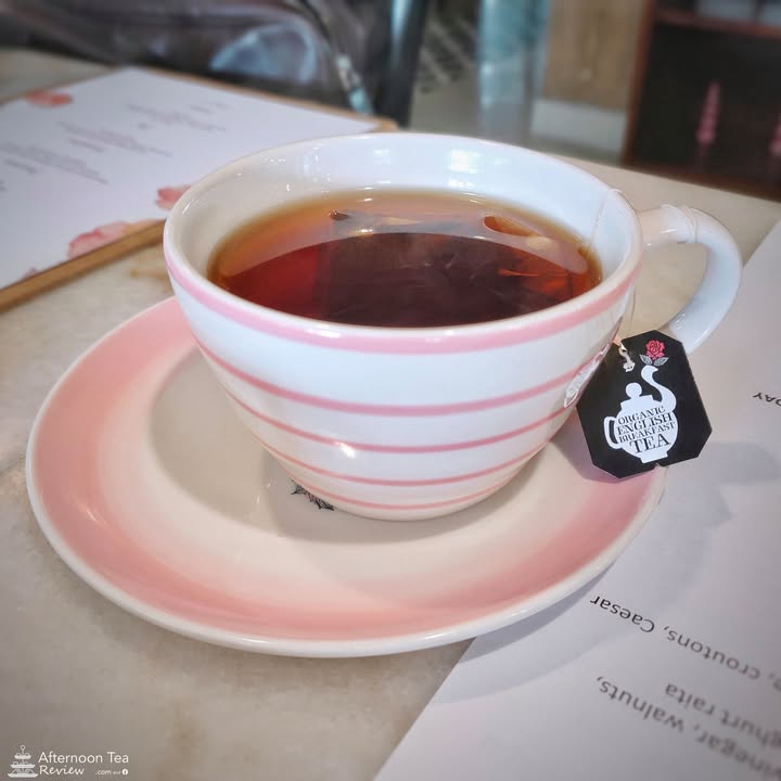 ถ้าเป็นชาอื่น อย่าง English Breakfast จะใช้ชาของ Clipper ค่ะ