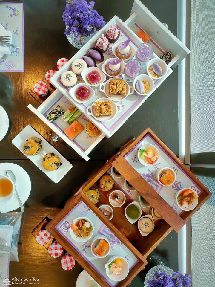 พอมาดูแล้ว เซ็ต Lavender น่าจะของกินเยอะกว่าจริง ๆ ด้วยสินะคะ 🤣