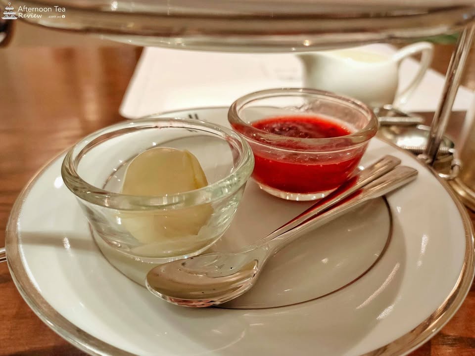 อยากได้ Clotted Cream มากกว่านี้จัง 🥺