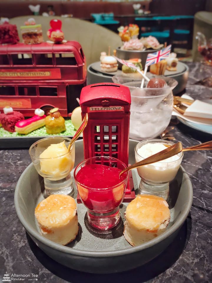 ตู้โทรศัพท์ Scones