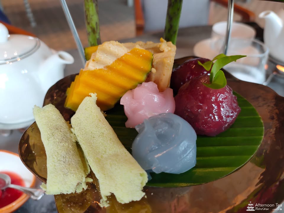 ขนมชั้นกุหลาบ, สังขยาฟังทอง, เกสรลำเจีย, ขนมลิ้นจี่