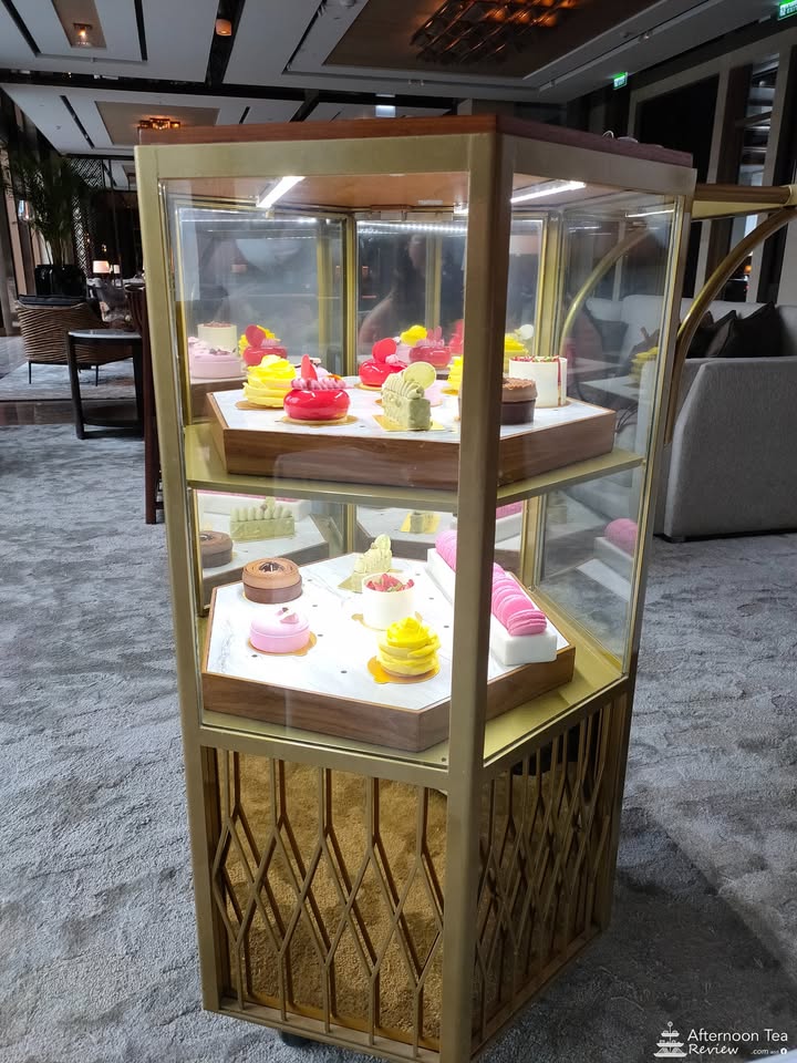 trolley ของหวานมาแล้ว 😍