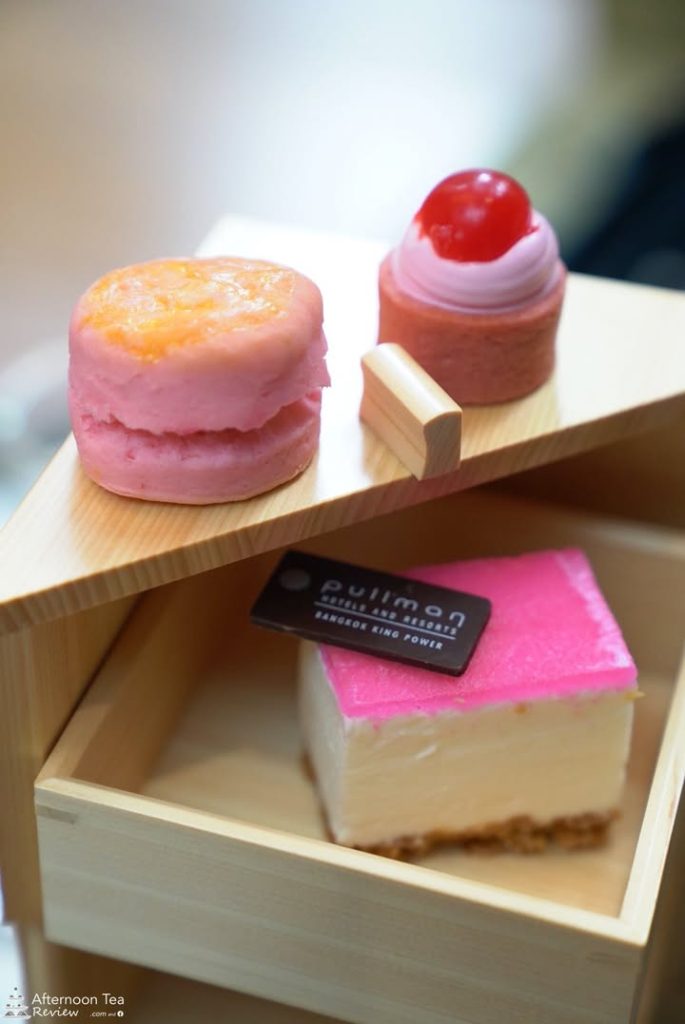 ด้านล่าง Cheese Cake ที่ไม่ได้เลี่ยนเหมือนหน้าตา