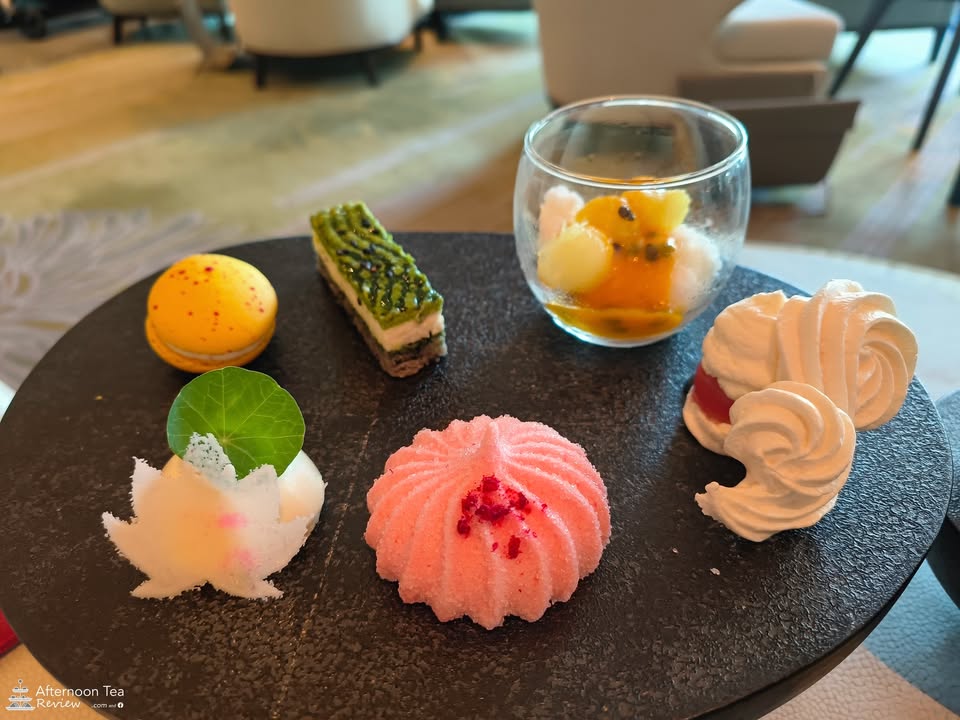 จานนี้สวยงามสุดเลยค่ะ แต่กินไม่หมด 5555