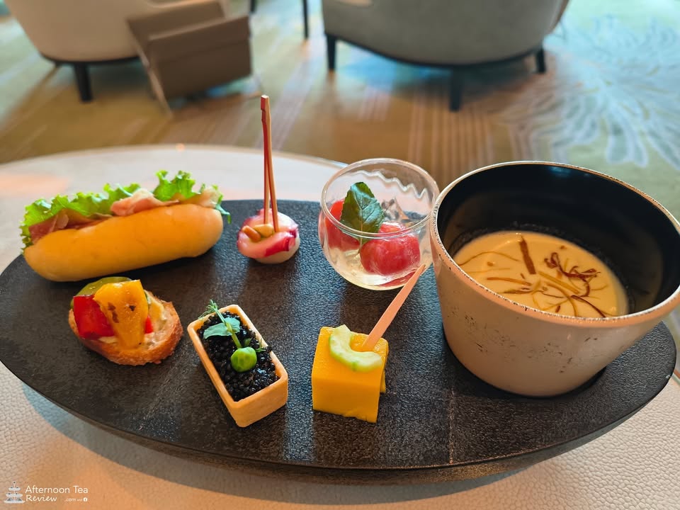 จานของคาว ซุปเย็นไม่อร่อยอ้ะ ทาร์ตสำเร็จรูปก็ไม่เอา (งอแง) อันอื่นพอไหว ตามหน้าตา